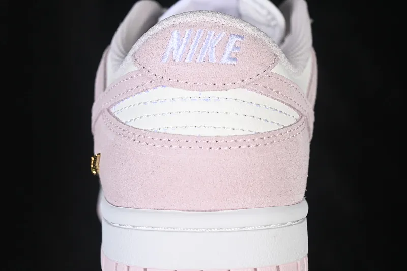 All categories Nk SB Dunk Series Nk SB Dunk Low low-top sneakers Nike SB Dunk Low Year of the Horse Yunyanfen low-top casual sneakers IO4244-100